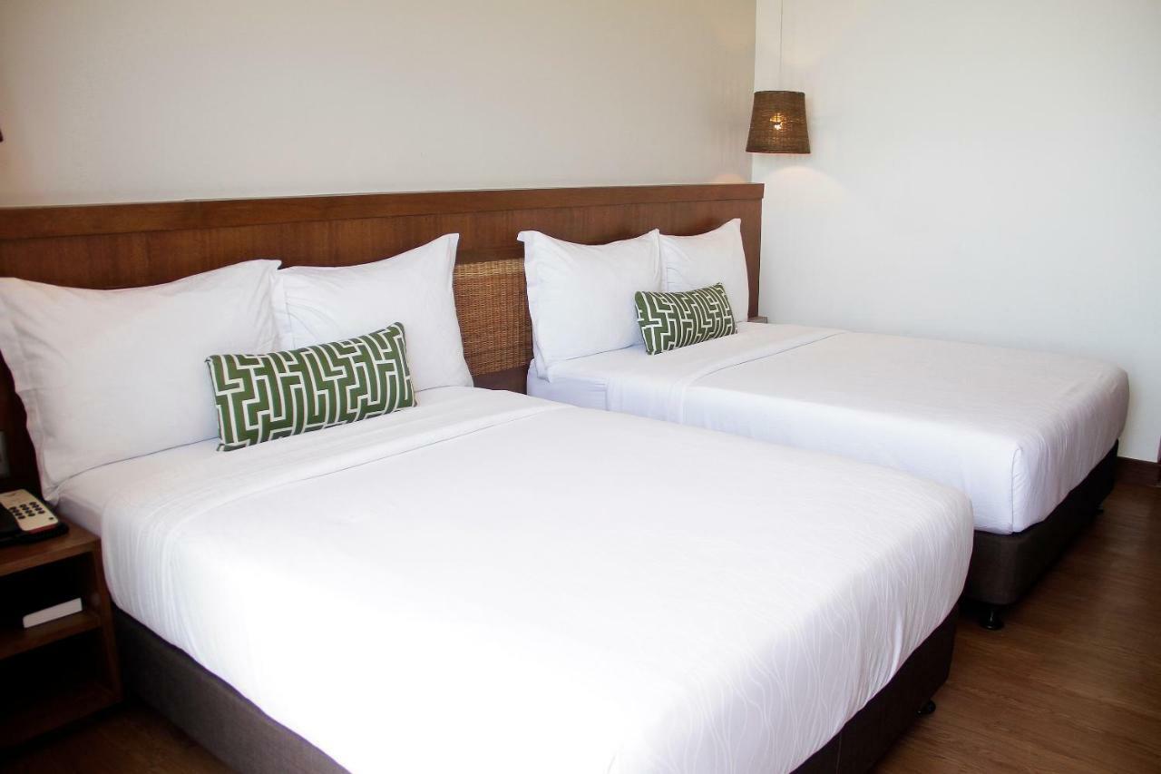 Acea Subic Beach Resort ภายนอก รูปภาพ
